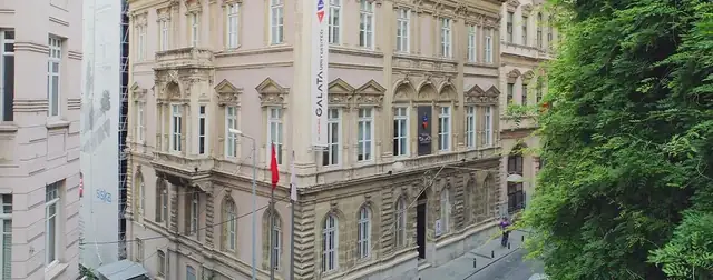 Кампус — Стамбульский университет Галата