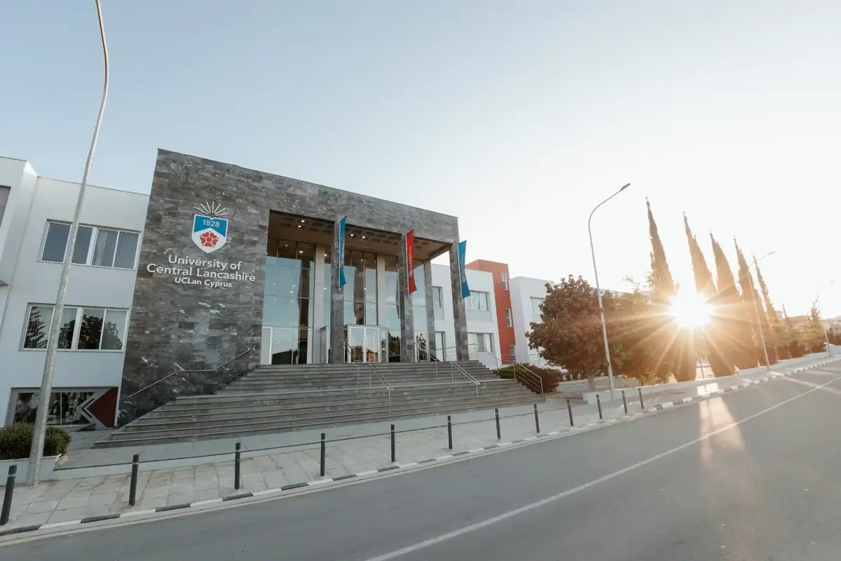 University of Central Lancashire Cyprus (UCLan Cyprus) - Пила