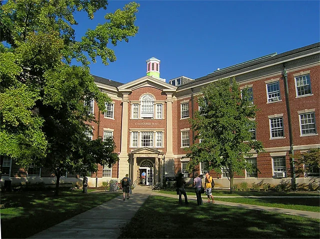 Carpenter Hall в Earlham College; архивная фотография 2005 года