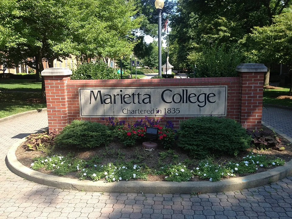 Вход в кампус Marietta College