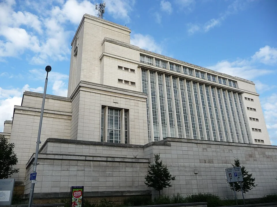 Здание Newton Building университета Nottingham Trent